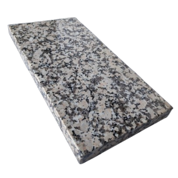 Parapet z granitu Crema Julia Poler szerokość 40cm grubość 2cm